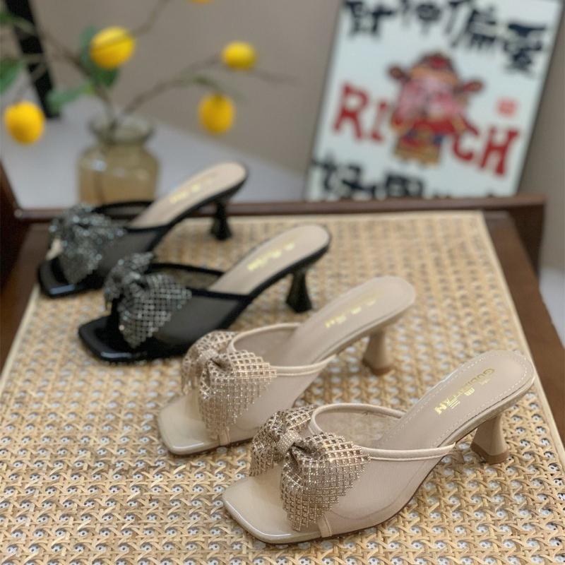 Designer Nou Nœud Strass Luxe Plateforme Extérieur Plage Sandales pour Femmes Mode Semelle Souple Cuir Décontracté Pantoufles pour Femmes