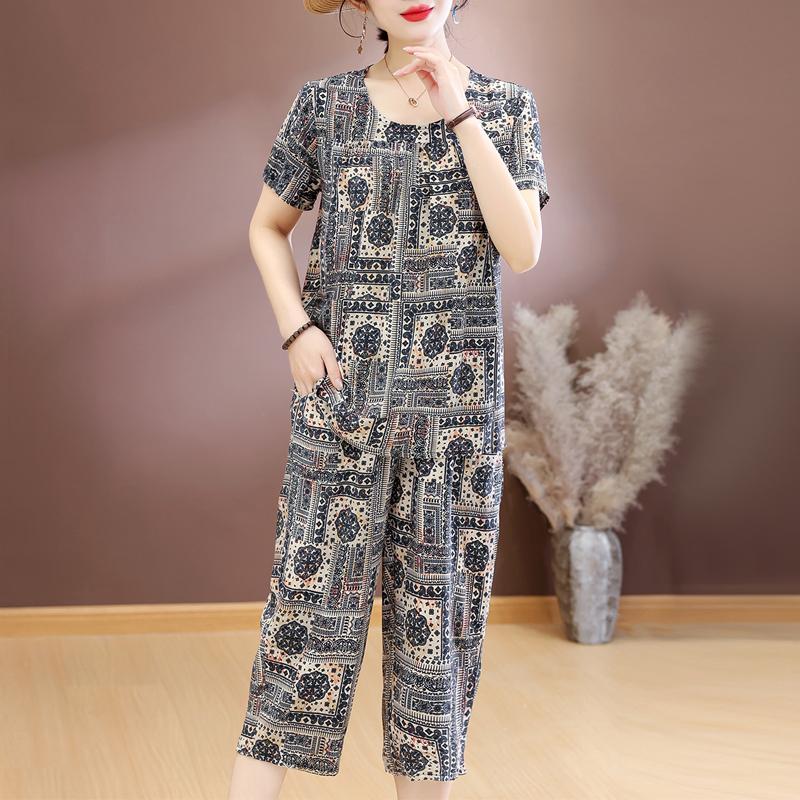 Women's Plus Size Floral Print 2-Piece Set, Casual Short Sleeve Top & Capri Pants (XL-7XL)