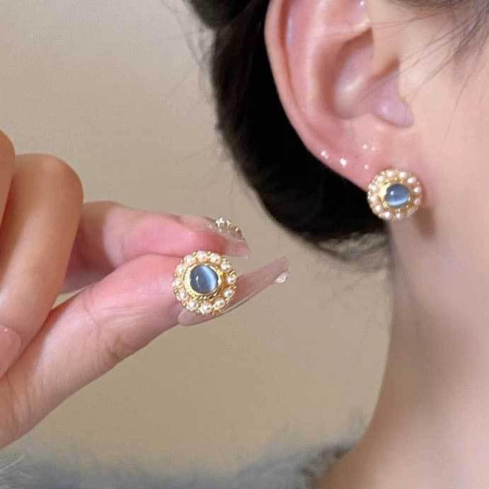 Koreanischer Stil Nicht-Piercing Ohrclip mit langem Quaste, Perlmutt Schmetterlings Design für Damen - High-End, Coole Mode.