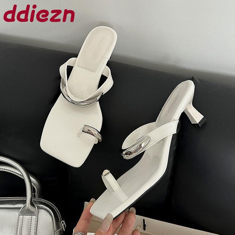 Fashion New Fashion Metal Women Low Heel Slippers Summer Beach Slides Sandals Square Toe Ladies Heeled Slippers Shoes Female Pumps