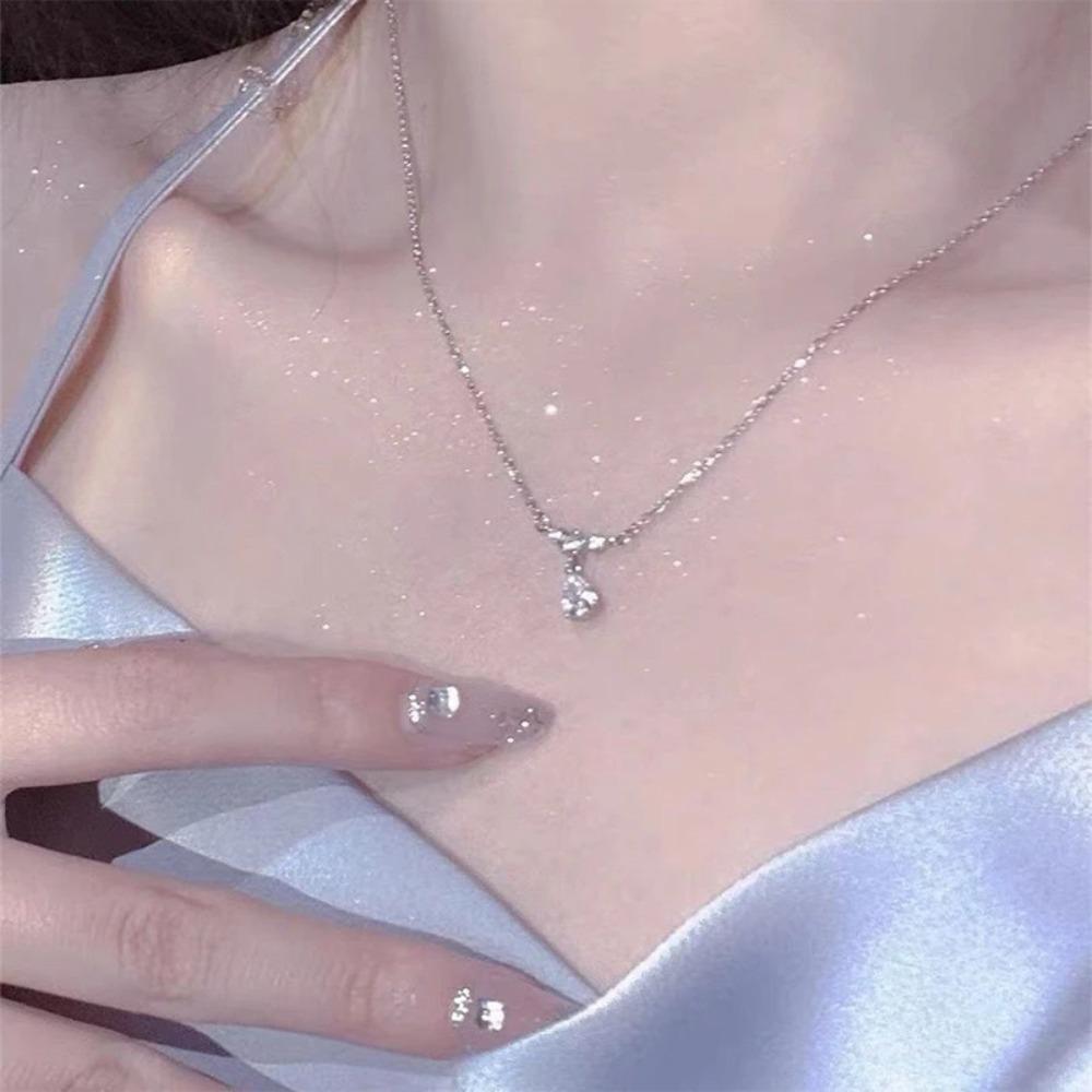 Luxury Exquisite Water Drop Necklace Romantic Style Simple High Class Necklace  Women