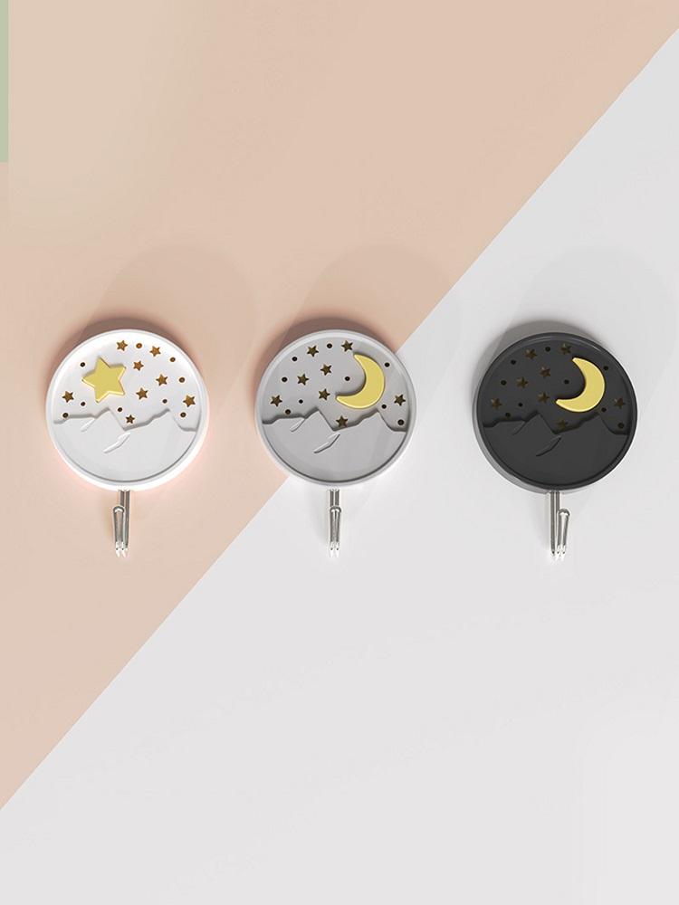 

2 шт. простой и милый самоклеящийся крючок для кухни, ванной, двери, задней стены, без гвоздей, горячая распродажа, крючок, стеллаж для хранения, случайный цвет