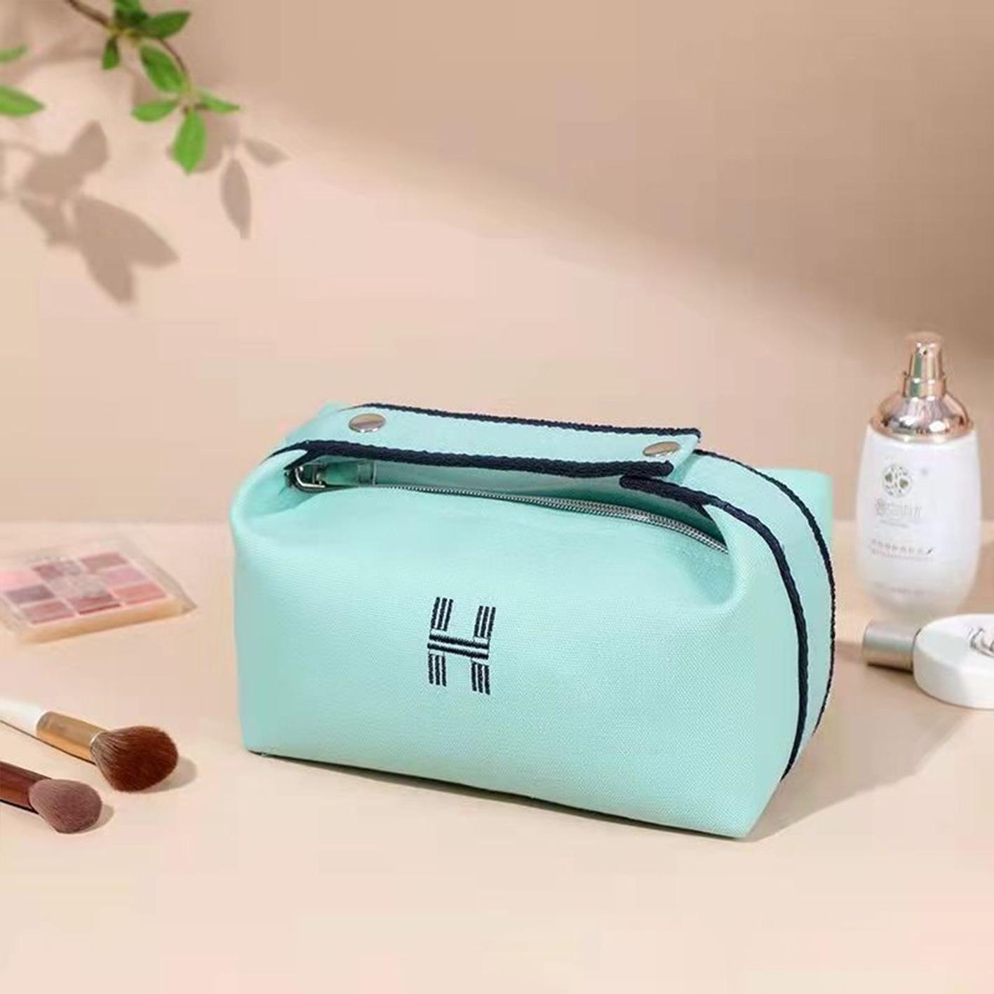 

Женская водонепроницаемая дорожная косметичка большой вместимости - новый стиль 2024 года