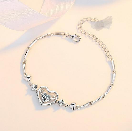 Heart-Shaped Deer Antler Bracelet: Niche Design Jewelry Gift for Women