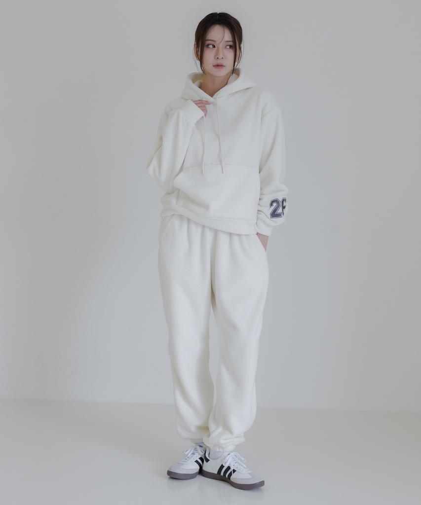 KITTY POTTERY Reversible Boa Fur Jogger Pants Ivory