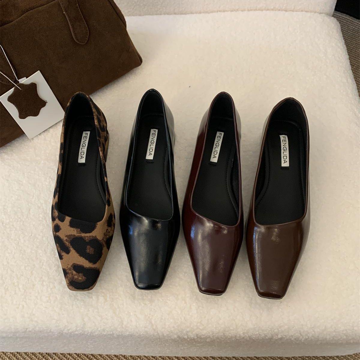 

Коричневые туфли-лодочки с открытым мыском, женские, весна-осень, новые, французский ретро, мягкая кожа, туфли бабушкины, для работы, толстый каблук, вечерние, маленькие кожаные туфли 39 коричневый