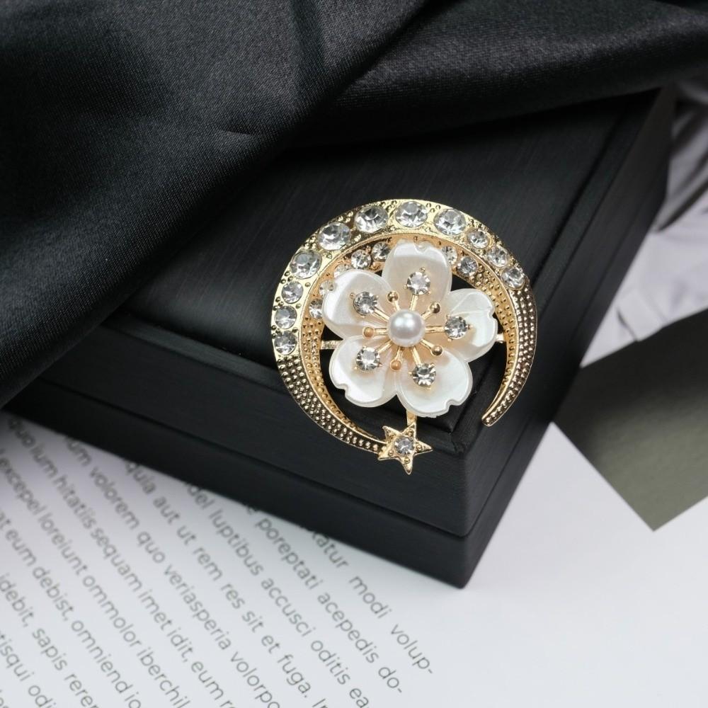 Shinning Crystal Rhinestone Flower Brooch Pearl-Set Alloy Vintage Style Pearl Flower Brooch Diamond Alloy Floral Brooch
