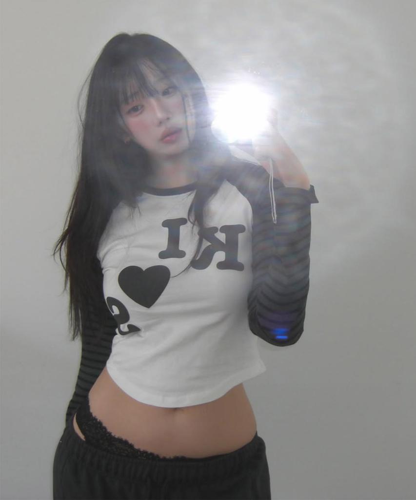 Kimseupeulesikoteunmakes Messi Kiss Raglan Long Sleeve T-Shirt Charcoal (White)