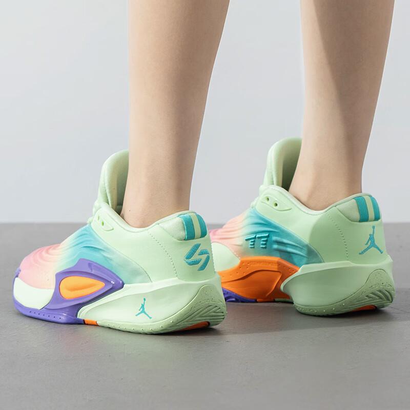 Air Jordan Luka 3 'Vapor Green' Grade School Kids' Performance Basketball Shoes HQ4920-300