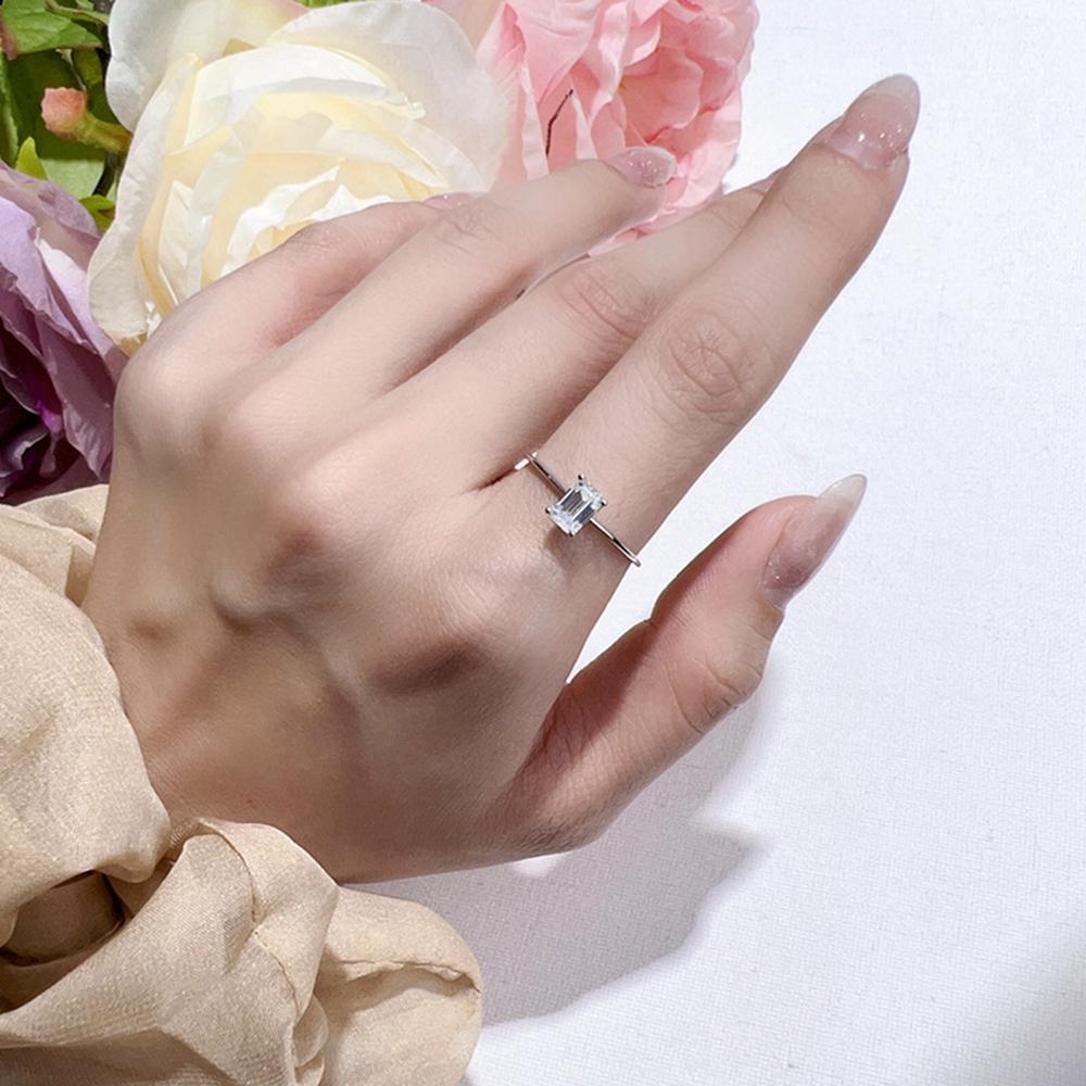 Vinregem 925 Sterling Silver 3EX VVS1 D Color Emerald Cut 4*6 MM 0.8CT Real Moissanite Diamonds Women Ring Wedding Party Fine Jewelry Gifts