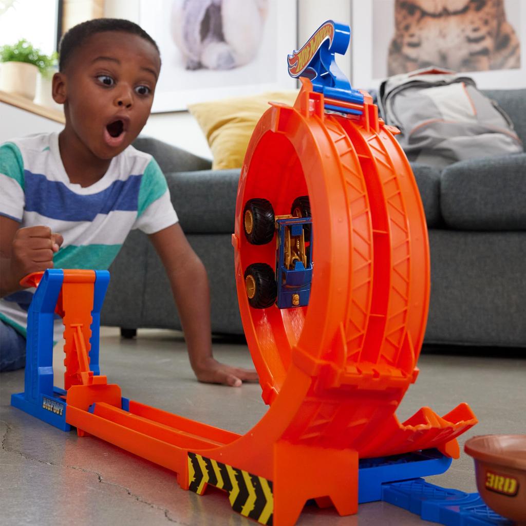 Hot Wheels Monster Truck Trophy Challenge Vehicle Playset with 1 Mini Car, Ages 4 and Up, Orange, JBX64