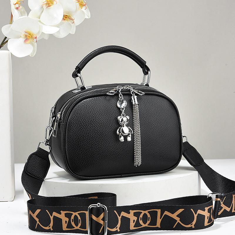 Stylish Large Capacity Fashionable Bucket Bag With Trendy Tassel Design For Women