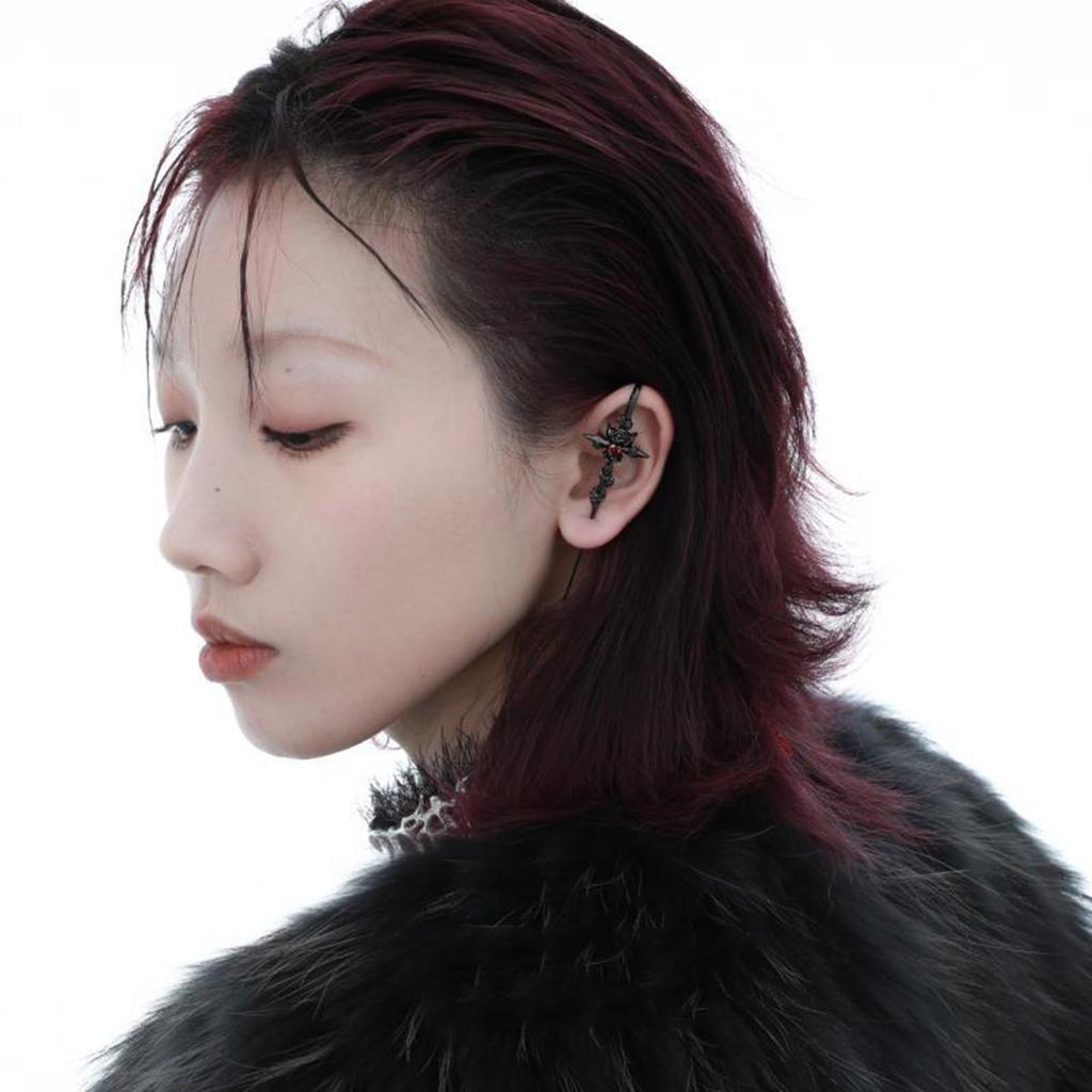 Unique Rose Heart Earrings Cool Ear Pin Stylish Studs Earrings Fashionable Ear Jewelry Alloy Texture Perfect for Women