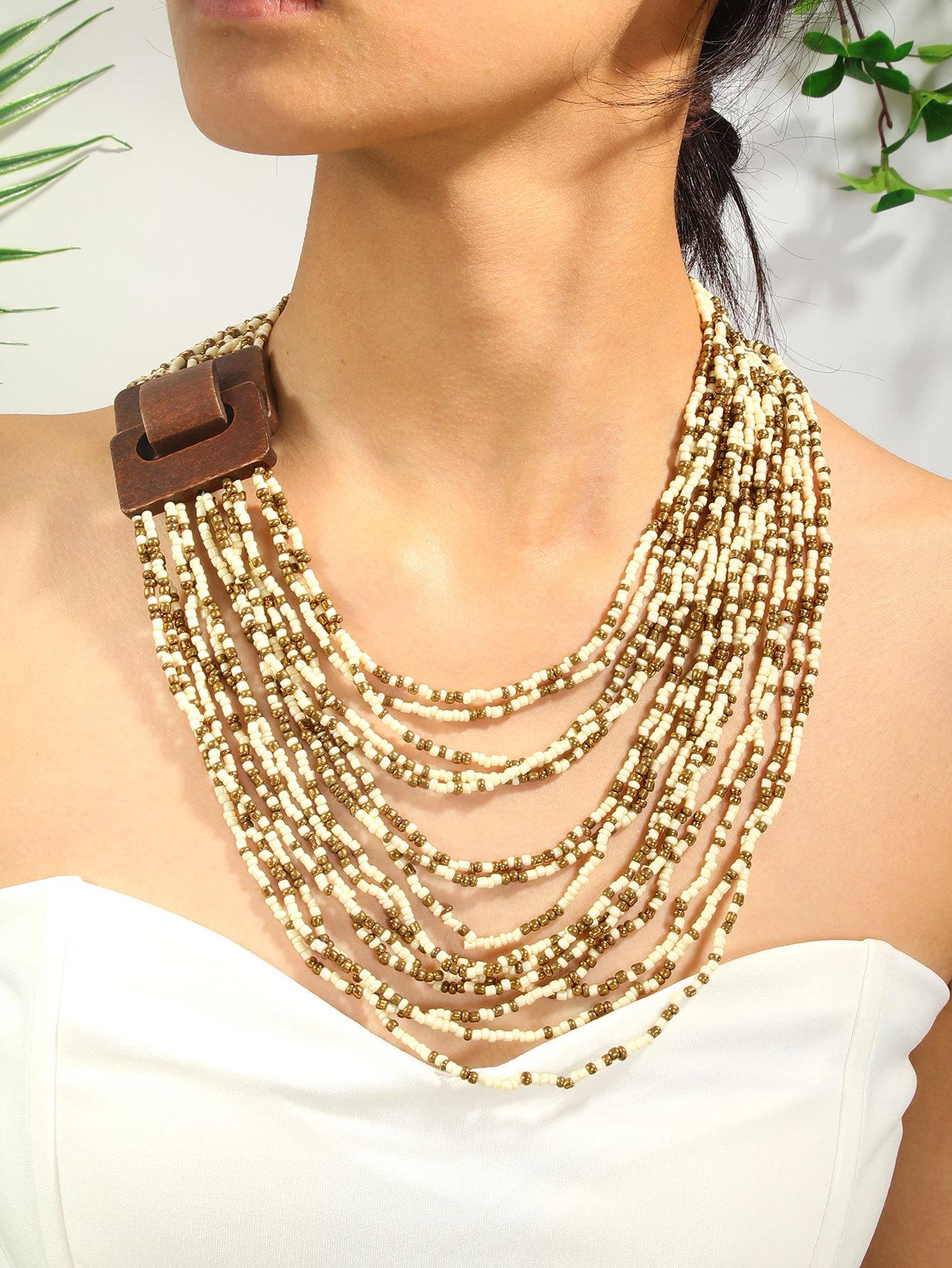 

Модные ожерелья для женщин. Ювелирные изделия бежевый