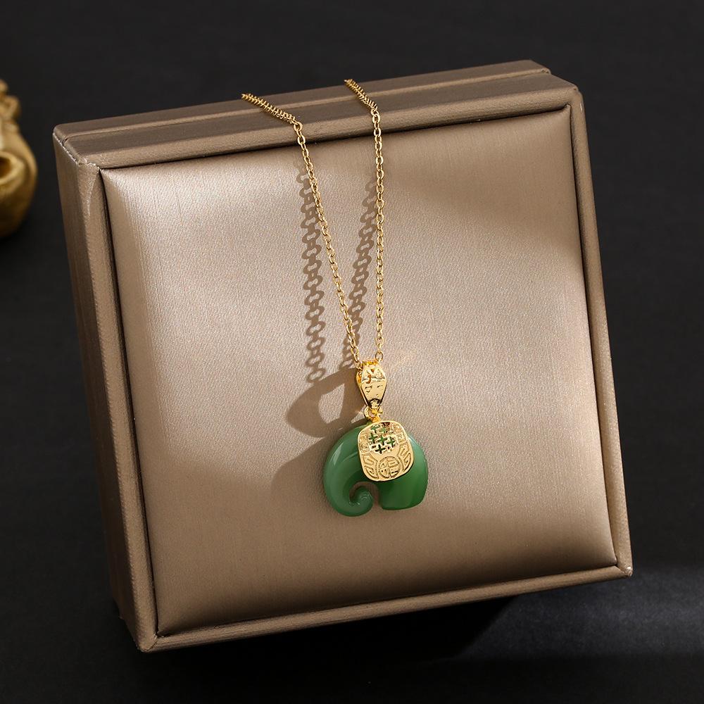 Small Elephant Necklace for Women, Ethnic Style Attracts Wealth and Auspicious Elephant Pendant, Temperament Clavicle Chain.