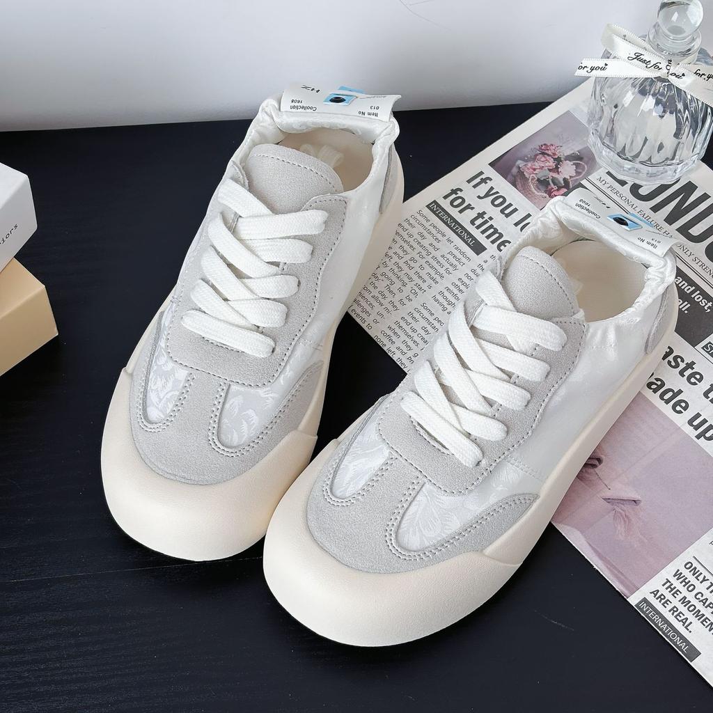 Board Shoes Women's Summer New Lightweight Thin Breathable Student Versatile Fashion Casual Sports Shoes