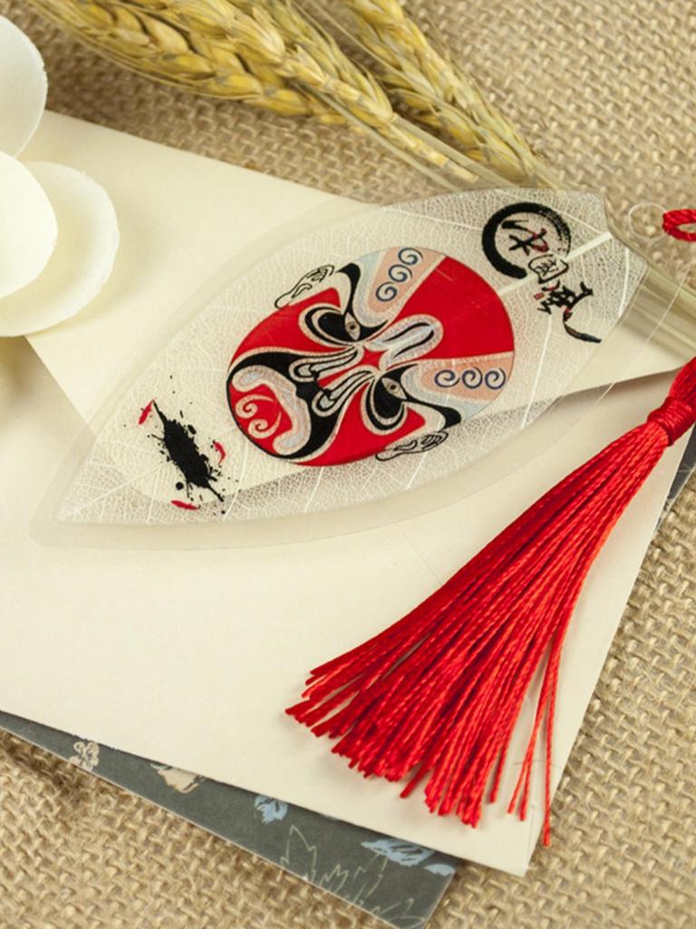 Peking Opera Mask Bookmark Set: Chinese Style, Creative Leaf Design, Perfect for Classmates and Female Students – Great Birthday Gift.