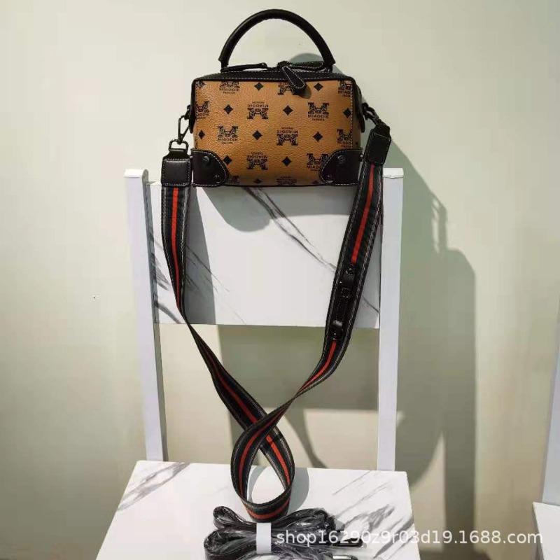 Women's Bag Small Square Bag New Fashion Women's Bag Fashion Versatile Messenger Bag Popular Large-capacity Tote Bag