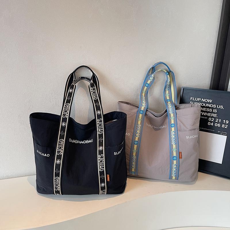 Fashionable Tote Bags for Women Shoulder Bag Retro Shopping Bags Designer Bag Purse and Handbags Class Bag