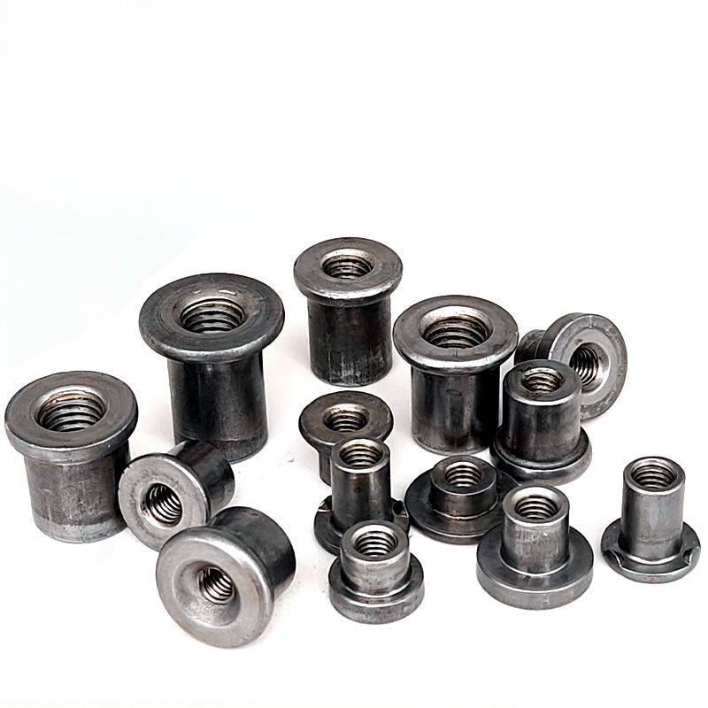 Svařovaná stupňovitá matice typu T s přírubou Kování za studena Železný plech T-víčko M6 M8