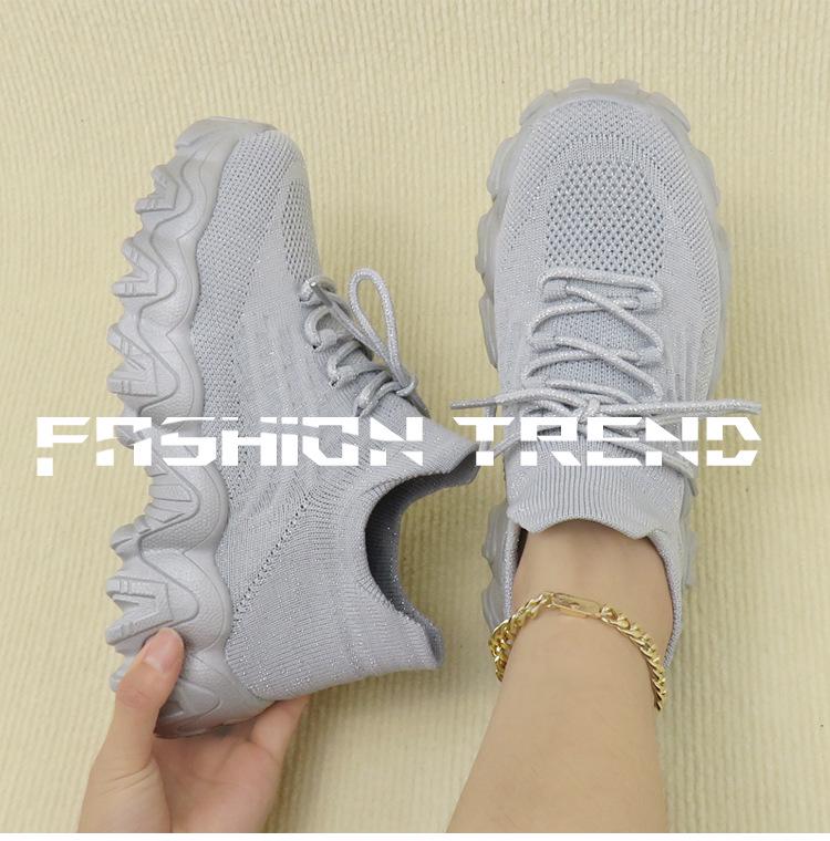 Breathable Fly-Knit Lace-Up Casual Men's Outdoor Sneakers with Thick Soles