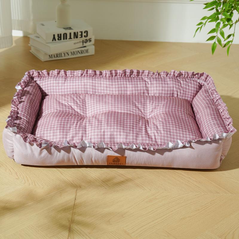Kleiner Hund & Katze Haustierbett Weicher Atmungsaktiver Stoff Rüschenbesatz Rechteckiges Design Sommerlich Kühl Moderner Stil