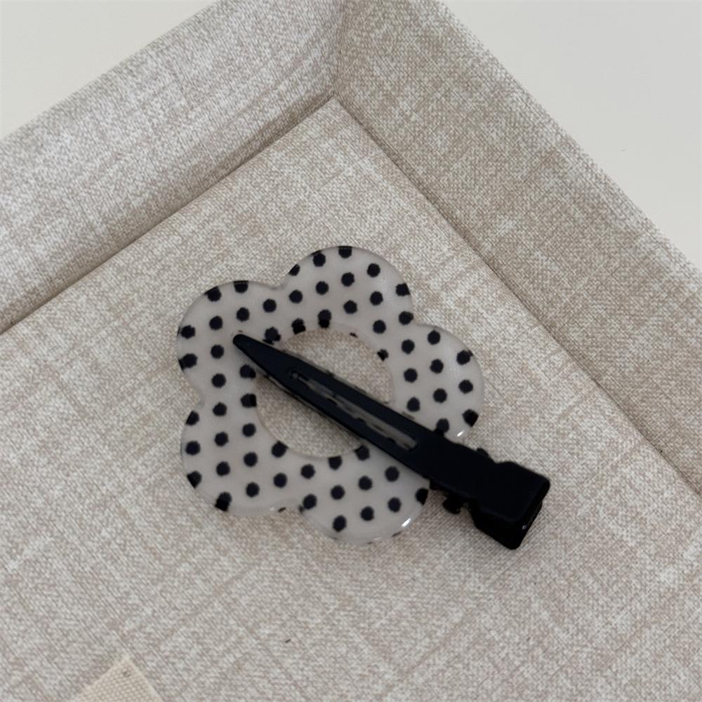 1pair Academy Style Bangs Clips Black White Polka Dot Hairclip Texture Side Clip Hairclip Sweet and Cute Side Clip Hairaccessory