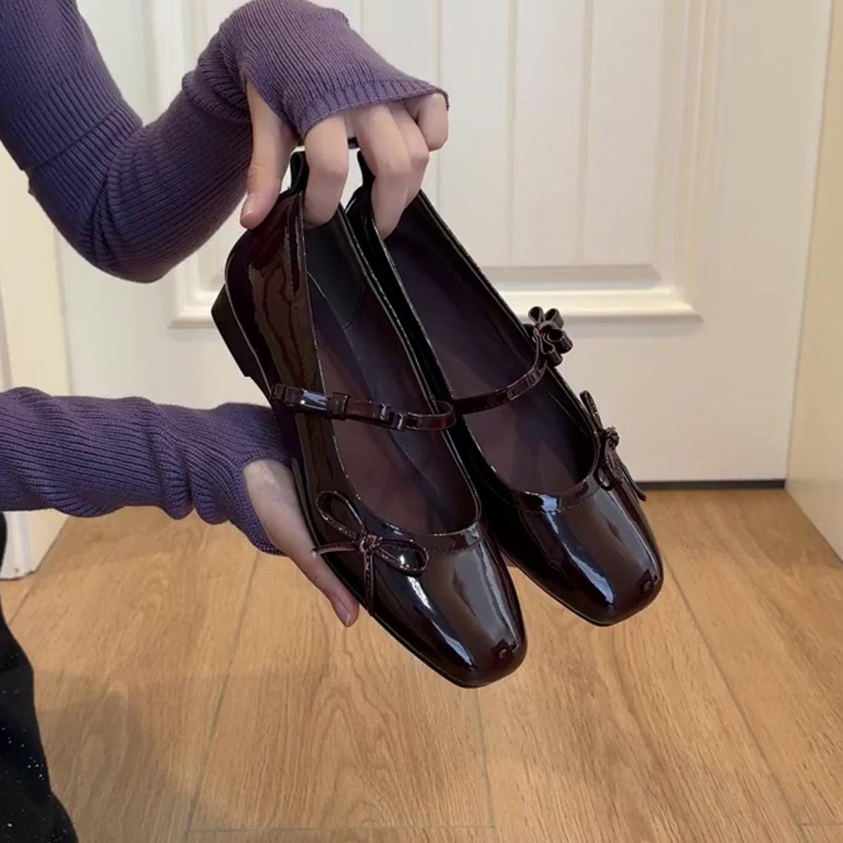 

Sheepskin version~ French bow with one word silver Mary Jane shoes low heel square head light mouth ballet style single shoes women 40