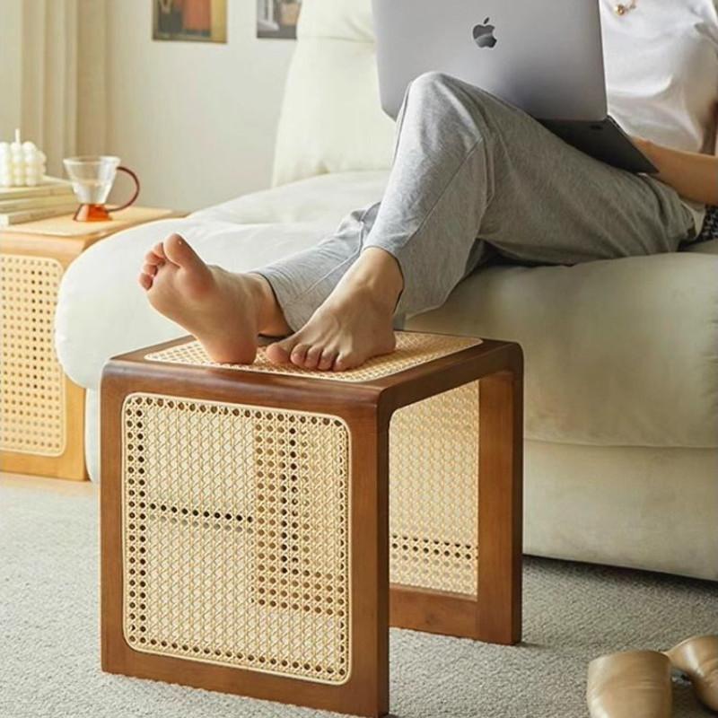 Multifunktionaler Hocker aus Massivholz und Rattan für den Haushalt, quadratisch, für Sofa, Eck-Nachttisch, kleine Wohnung, Schuhwechselhocker