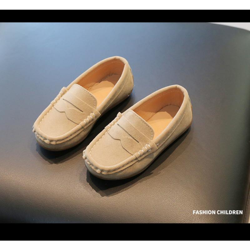 Chaussures de haricots pour garçons printemps et automne nouvelles chaussures simples pour enfants à semelle souple de taille moyenne version coréenne de la petite pédale pour bébé chaussures en cuir
