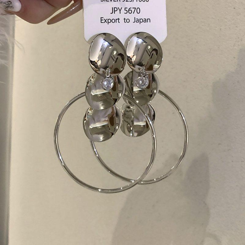 

Wear It on the Show! Fashion Fashion Exaggerated Temperamental Classy Metal Circle Earrings Fashionable Elegant Catwalk Style Earrings Silver