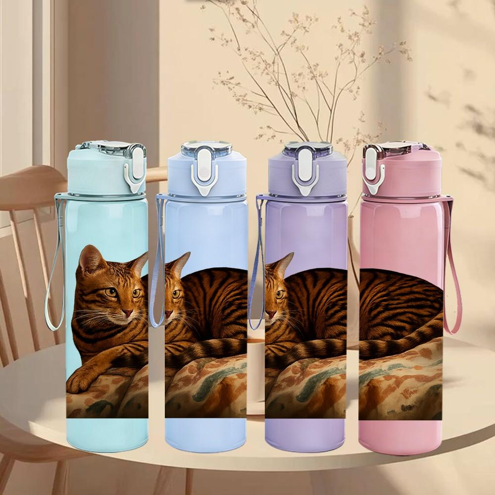 1PC Cat Curled Sleeping Pose 750ml Color Plastic Sports Water Bottle Leakproof Flip Straw Lid Suitable for Sports Office Home Use