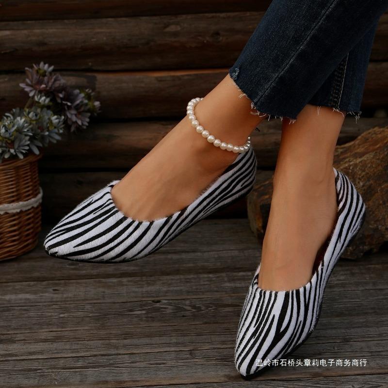 New Single Shoes Shallow Mouth Suede Pointed Flat Bottom Versatile Emale Shoes Doudou Shoes