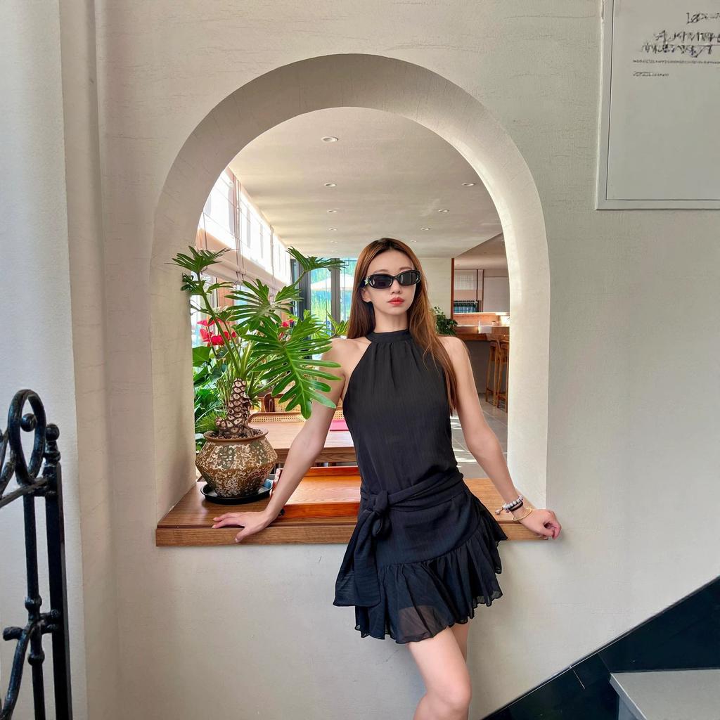 Design Vacation Style Summer Sexy Short Skirt Strap Waist Style Casual Round Neck Ruffle Edge Gentle Wind