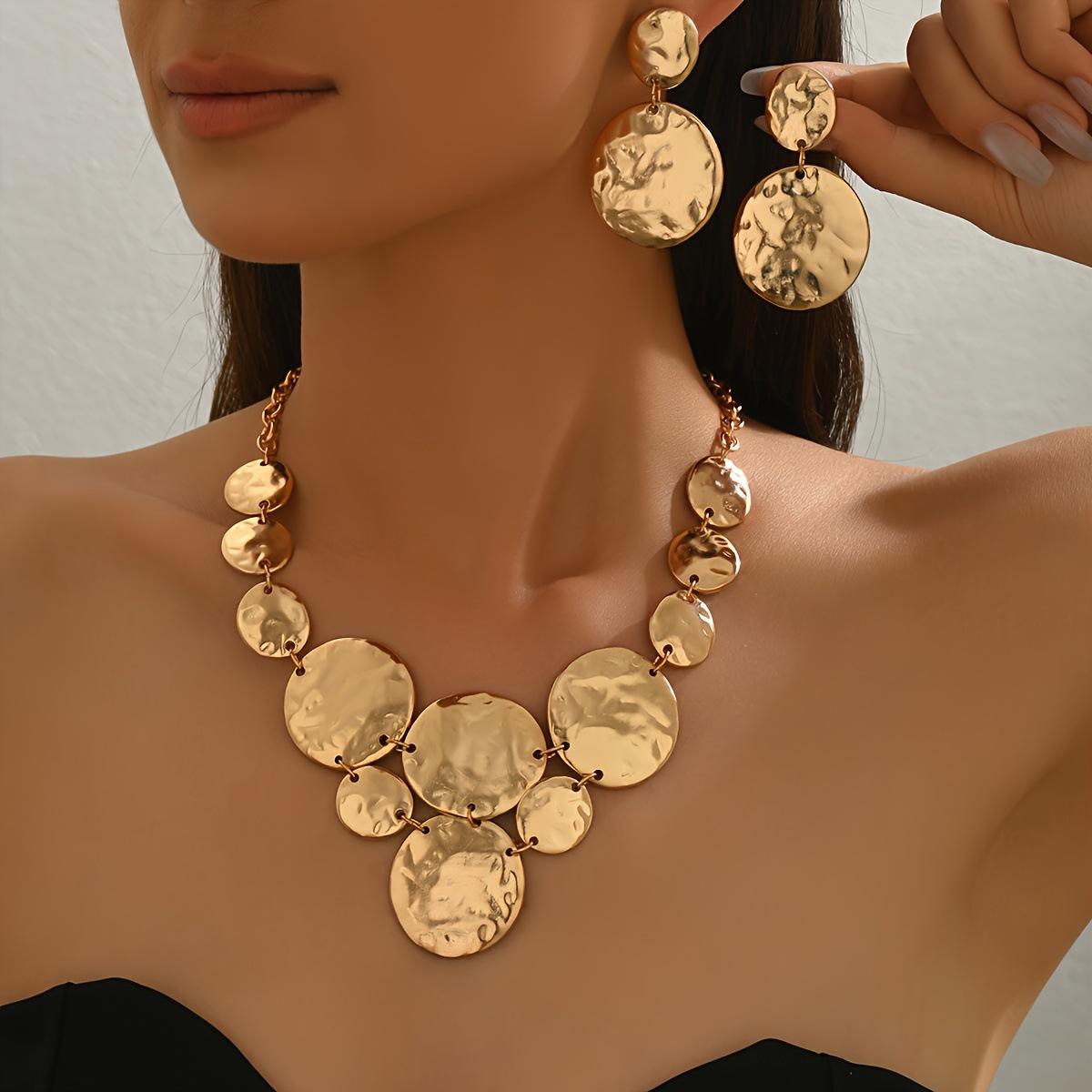 

Модные украшения для женщин золотой