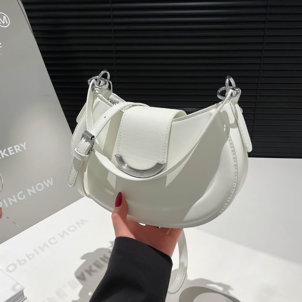 Textured bag women's large-capacity fashion niche women's shoulder messenger bag versatile underarm saddle bag