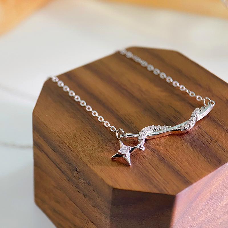 Collier Quatre Étoiles Enroulé Simple pour Femme Design de Niche, Nouvelle Chaîne de Clavicule Tendance