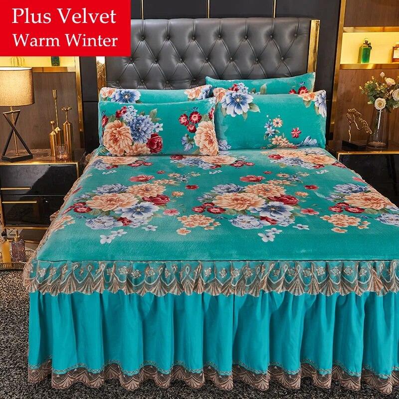 Warm Bed Skirt Crystal Velvet Thickened Bedspread Three Piece Set Flannel Bed Linens King Queen Size with Pillowcases