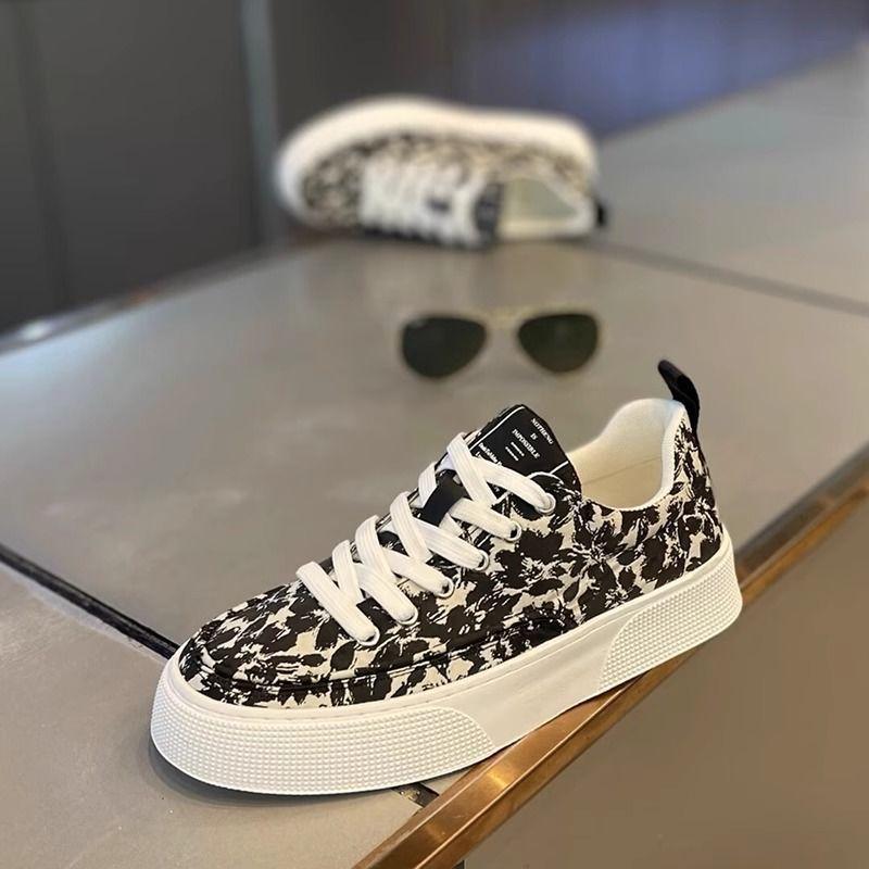 Herrenschuhe Frühling Neu Canvas Dicksohlige Atmungsaktive Leichte Luxus Vielseitige Sport- und Freizeittrendschuhe Dicksohlige Erhöhende Board-Schuhe