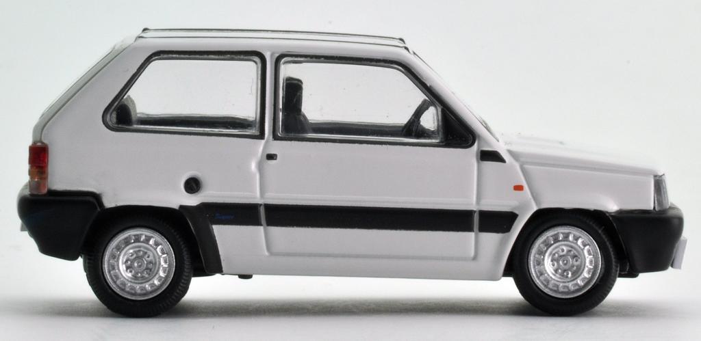 Tomica Limited Vintage Neo Fiat Panda Completed 1/64 LV-N133a (White)