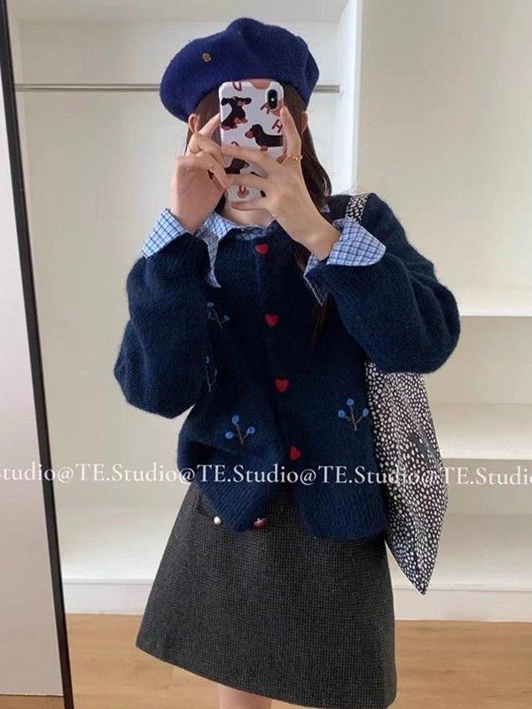 

Женский вязаный кардиган с вышивкой в виде сердец - Свитер в стиле ретро One Size темно-синий