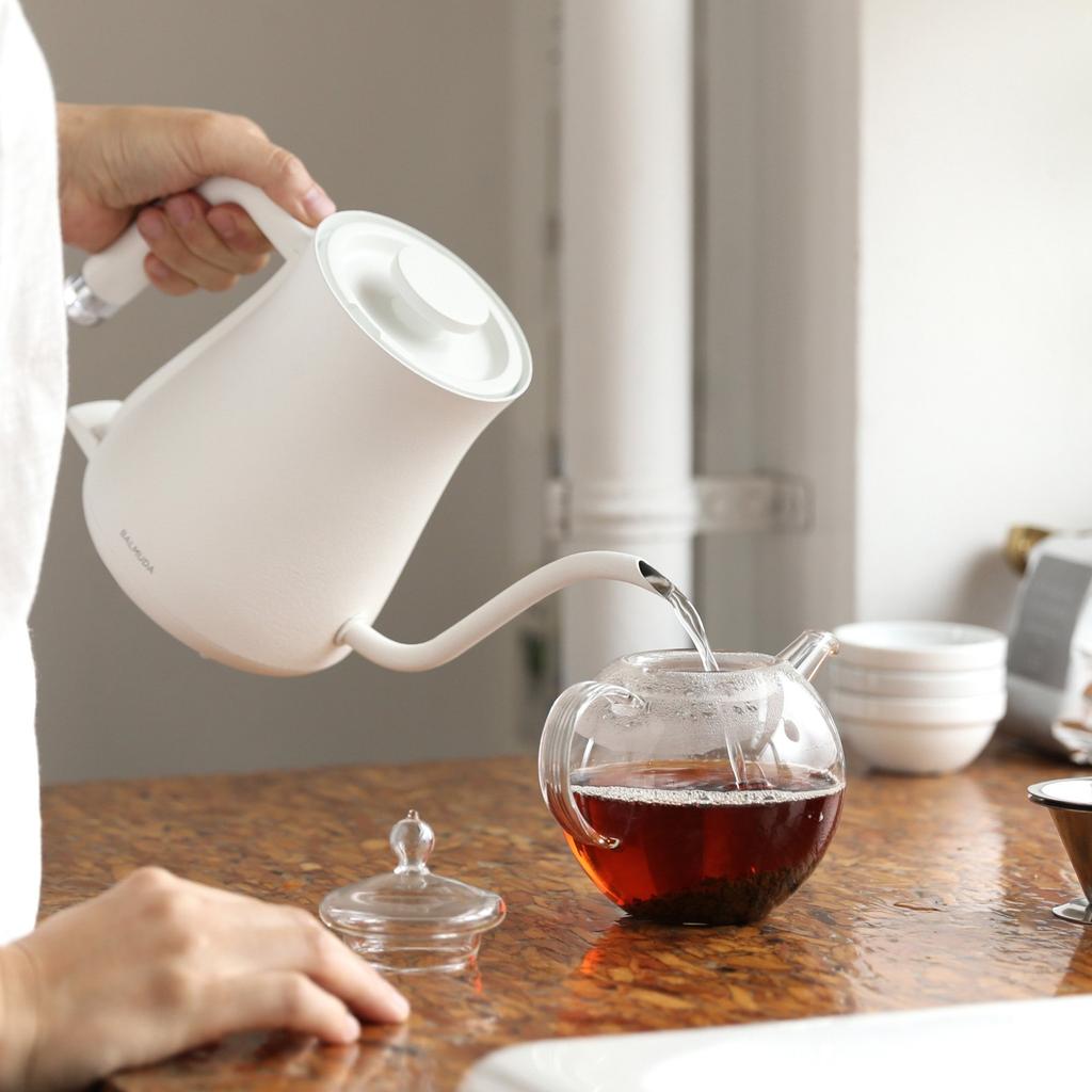Older model BALMUDA electric kettle The Pot (white) BALMUDA The Pot K02A-WH