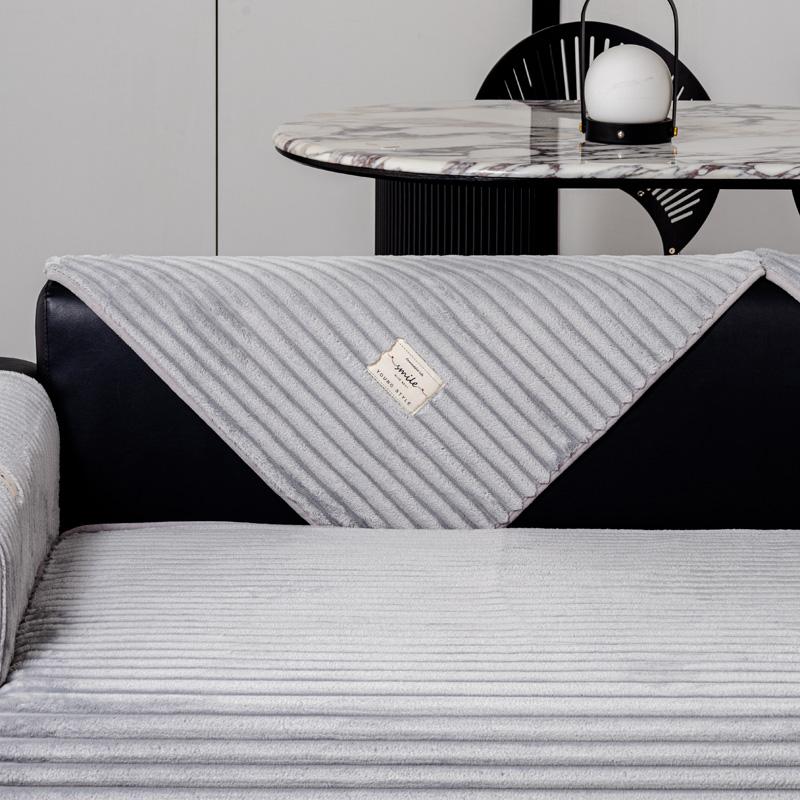 Einfarbige Sofabezüge aus Flanell mit geraden Streifen, dickes, rutschfestes Couchkissen für Wohnzimmer, cremefarbener Windcouchbezug