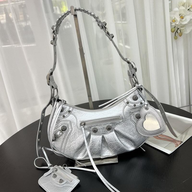 New high-end locomotive bag pleated rivet crescent bag Spice girl bag crossbody shoulder handbag bag female