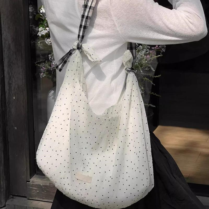 Mori polka dot canvas bag female niche design literary style small fresh commuter tote bag cute girl shoulder bag