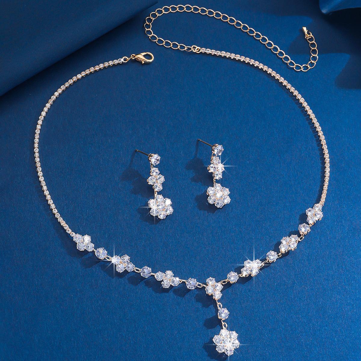 

Zircon Diamond Stud Earrings Necklace Set Light Luxury Fashion Pendant Collarbone Chain High-End Jewelry Women