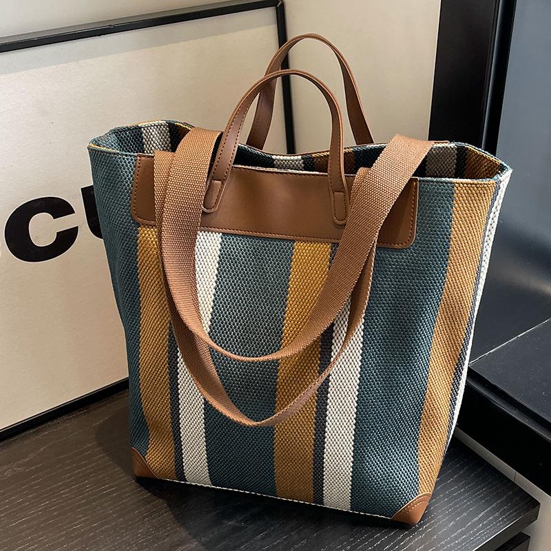 

Полотняна сумка, жіноча сумка великої місткості, нова універсальна контрастна кольорова текстура осінь-зима 2024, дорожня сумка на одне плече зелений