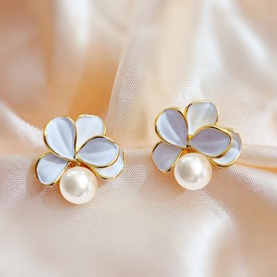 White Imitation Pearl Stud Earrings for Women Wedding Flower Earring Jewelry Accessories