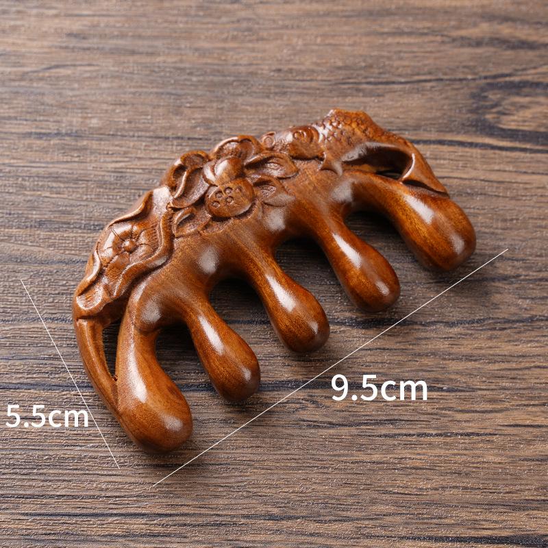 Сандаловая расческа для прочистки меридианов - Пятизубцовая с шариковыми кончиками и резьбой в виде лотоса и рыбы