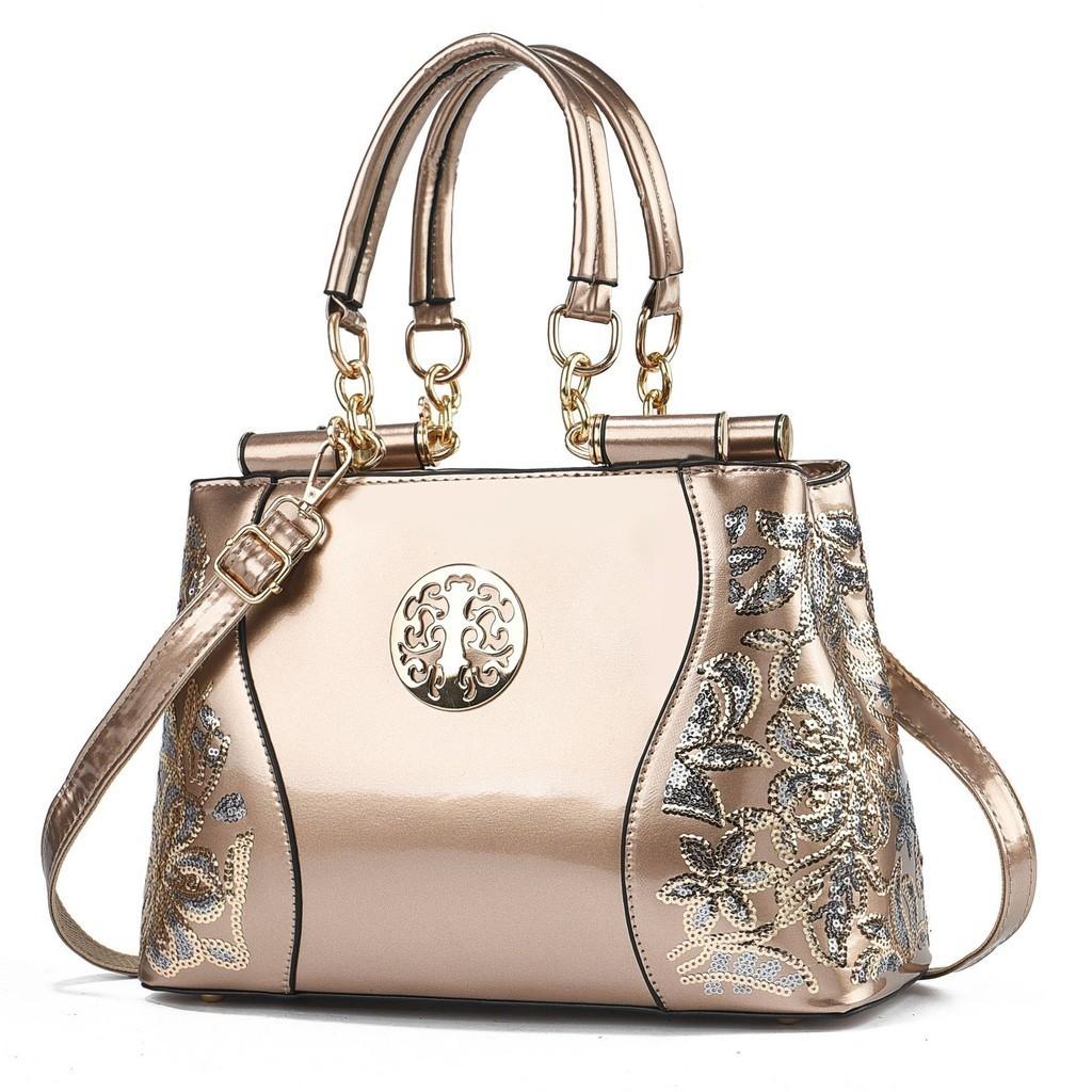 Chic European And American Style Retro Handbag With Embroidered Details золотой